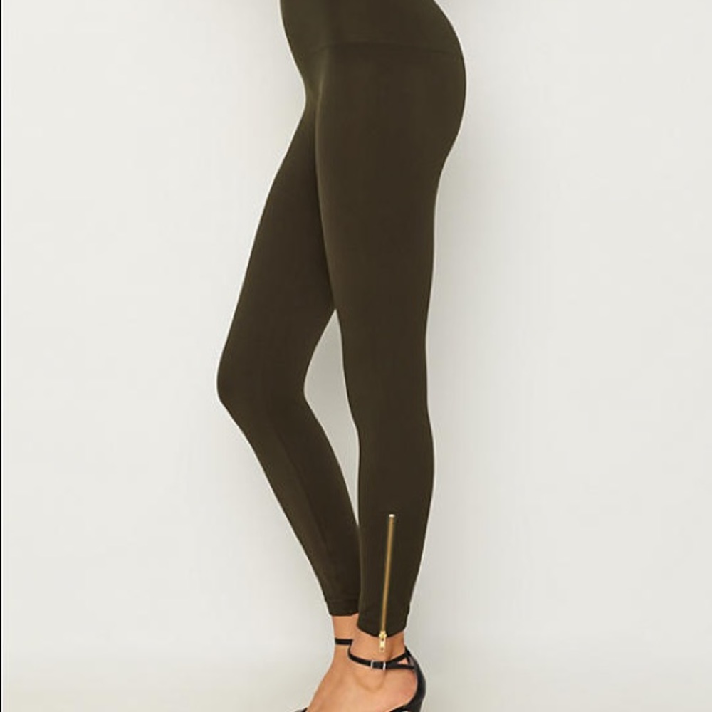 NEW Spanx Look at me now side zip leggings M